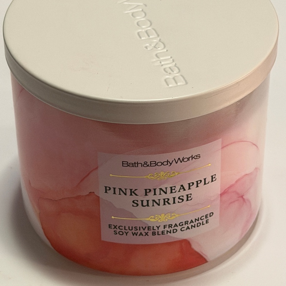 Bath & Body Works Pink and White Candle